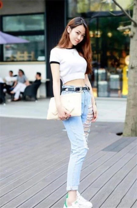 温婉|街拍:身材高挑的美女,温婉可人,很有吸引力