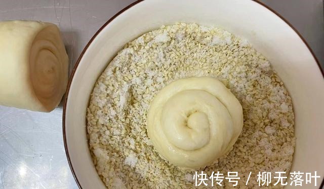 2碗面粉1个鸡蛋,营养美味无添加,孩子超喜欢,比蛋糕好吃多了!