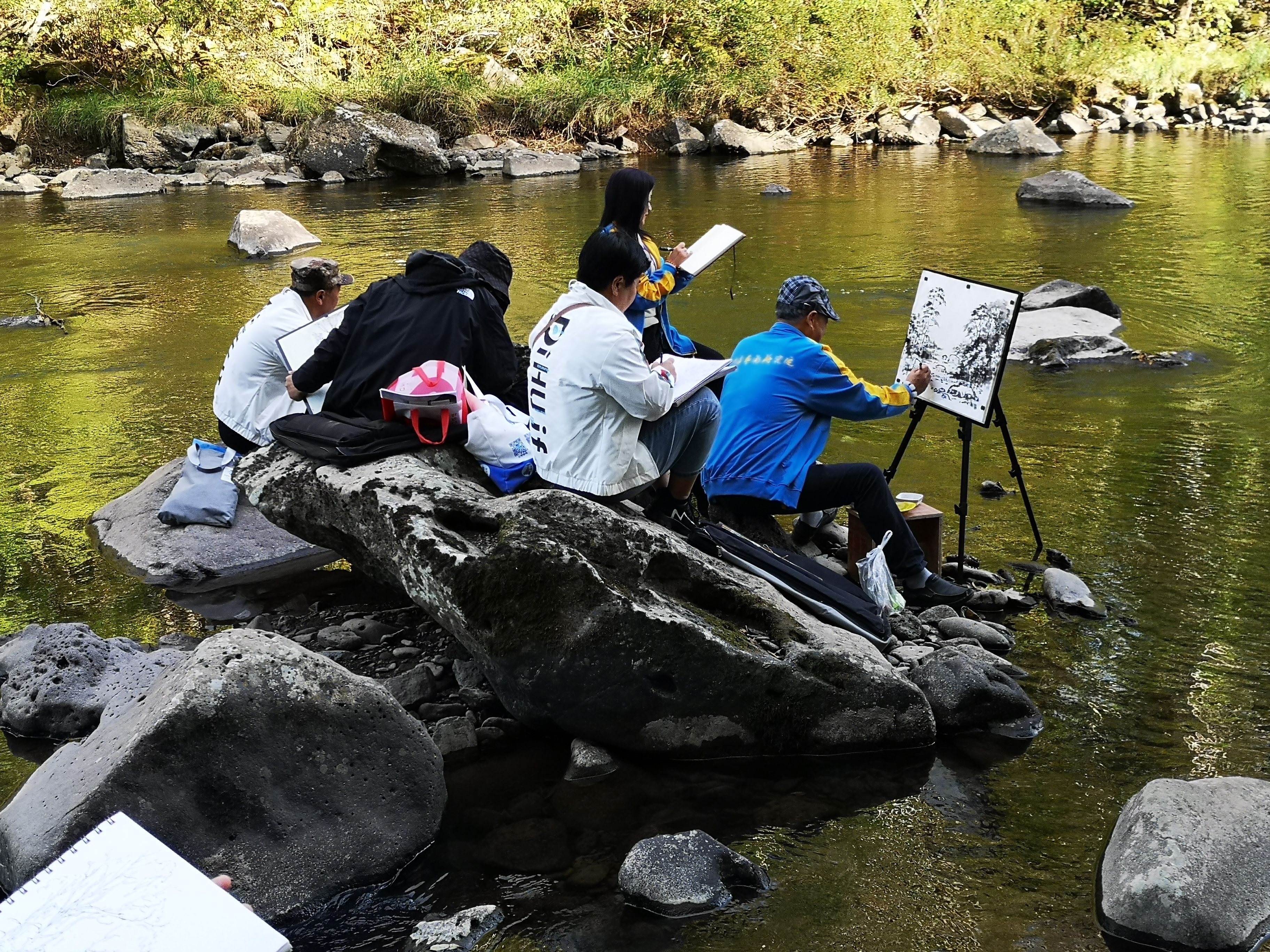 画家|中华艺术研究院画家赴长白山区写生