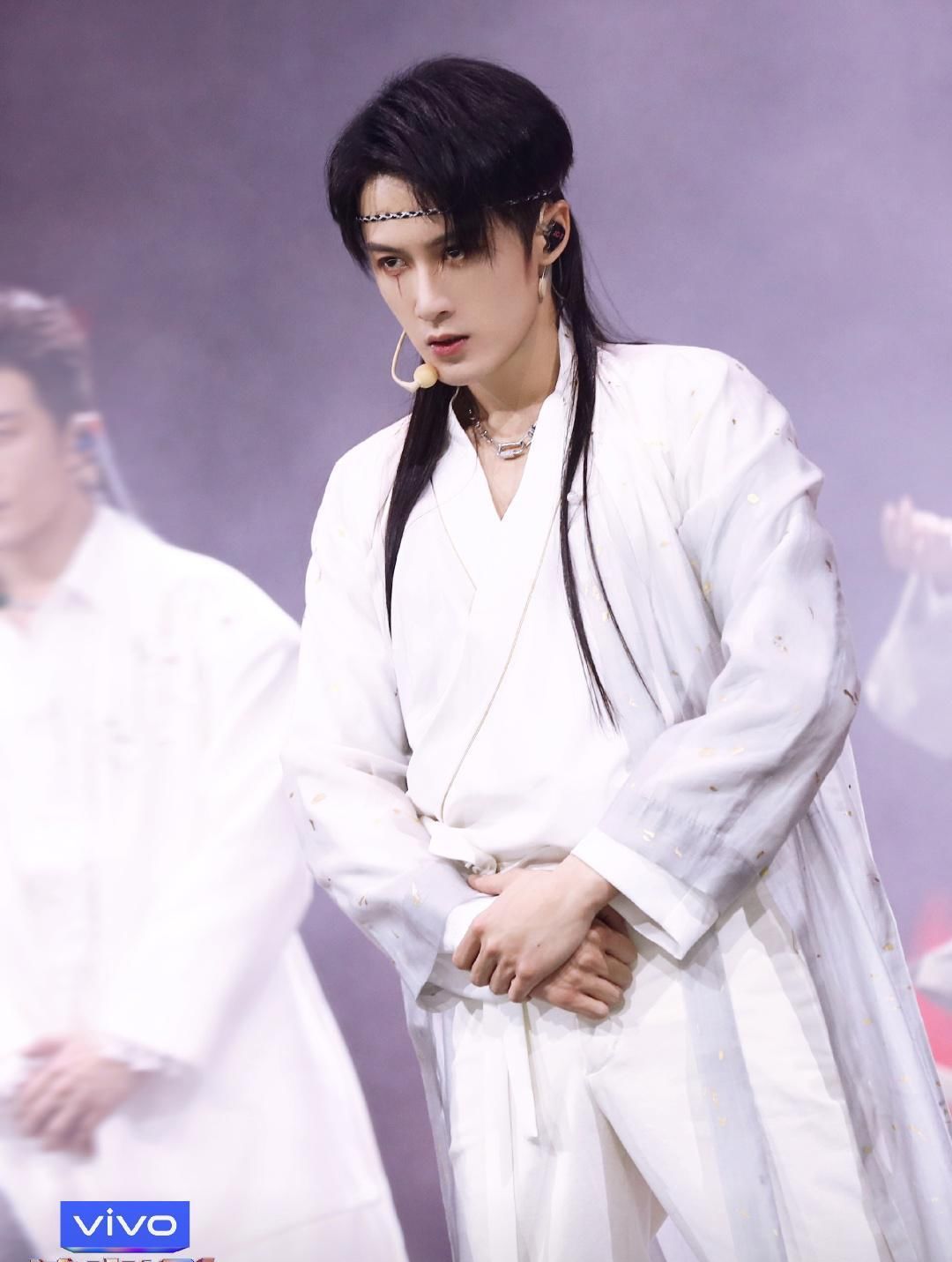 “追光吧哥哥”更新，陈志朋再次带来惊喜，刘维舞台太燃！