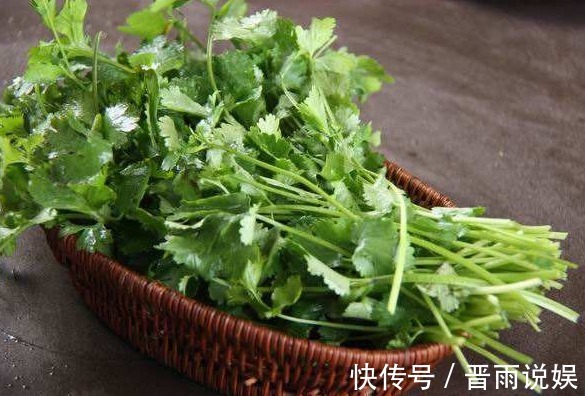 香菜|多吃香菜能预防很多种疾病,讨厌香菜的人,你确定不吃