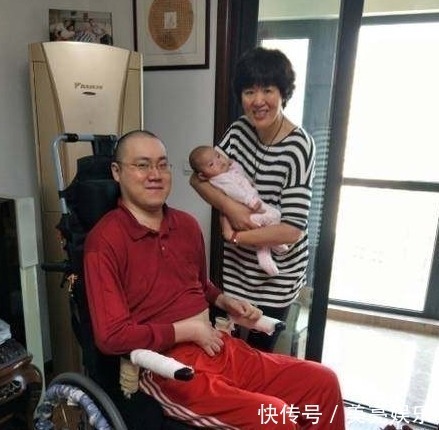 周苏红|郎平一家三口探望瘫痪名将,周苏红前夫久违露面,女儿已经3岁