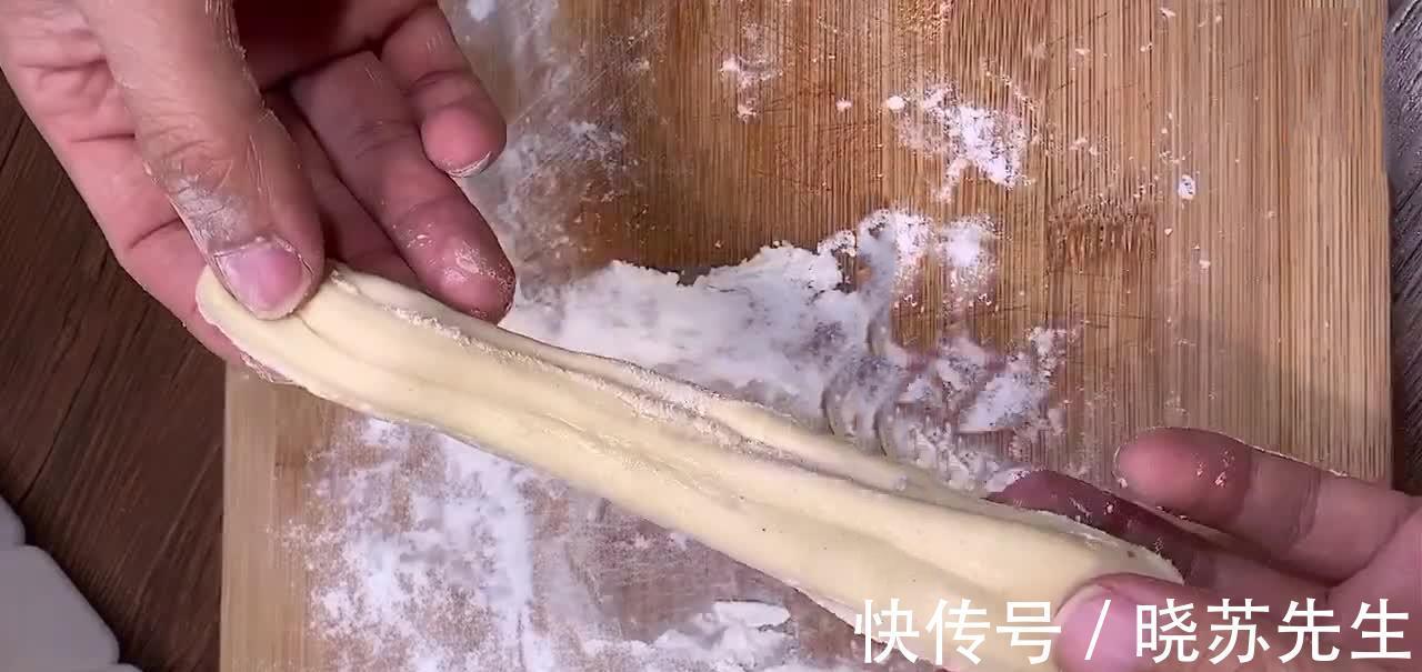 炸出来的油条又干又瘪?只要以下4点充分做到位,担保香脆又蓬松