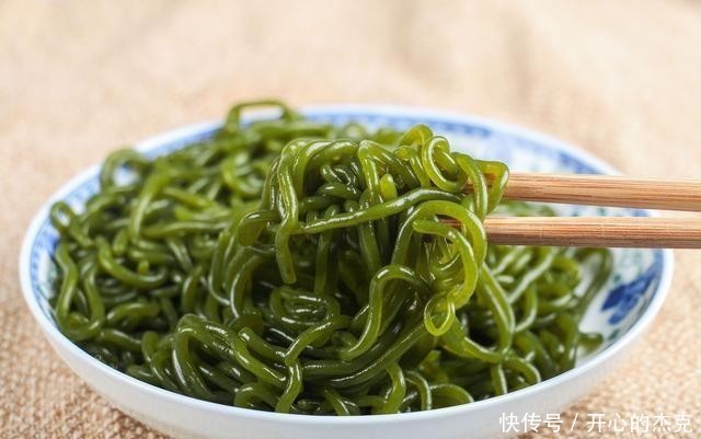 大脑供血不足|有脑供血不足的,坚持吃3物,恢复血管弹性,远离脑梗