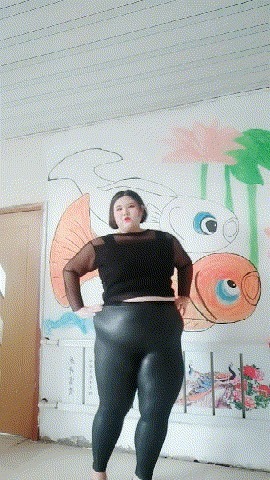 |GIF搞笑趣图:小主人千万不要吃纸,这是不好的,乖!