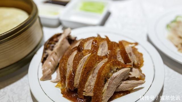 全聚德吃烤鸭,上面明明还有肉,师傅却不片了,说4个字最有效