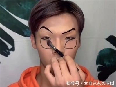 初中生|初中生在脸上画“哪吒”,本以为是小儿科,最后却让人很意外!