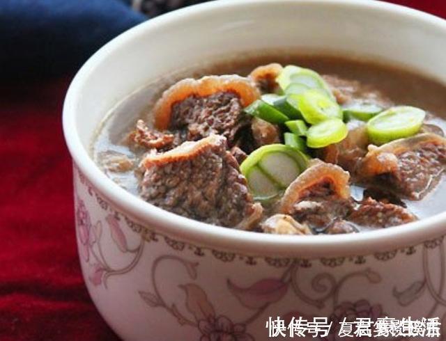 配菜|炖牛肉时，加一勺“它”连高压锅也免了，牛肉软烂不塞牙
