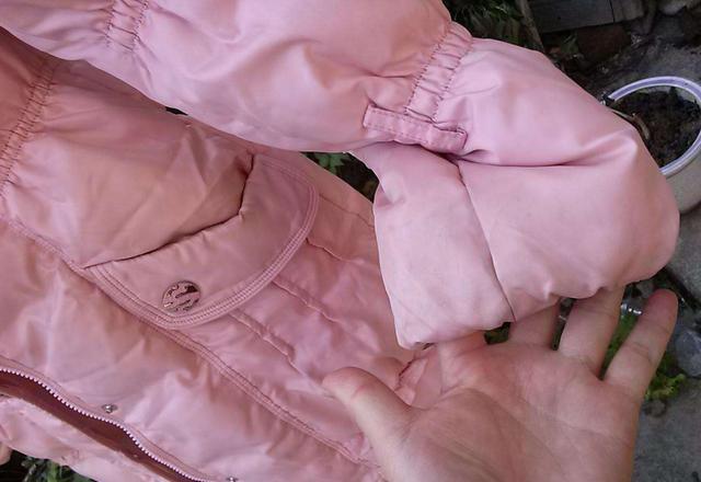 羽绒服 冬天洗羽绒服时,只需在水里加勺“它”,洗完跟新买的一样!