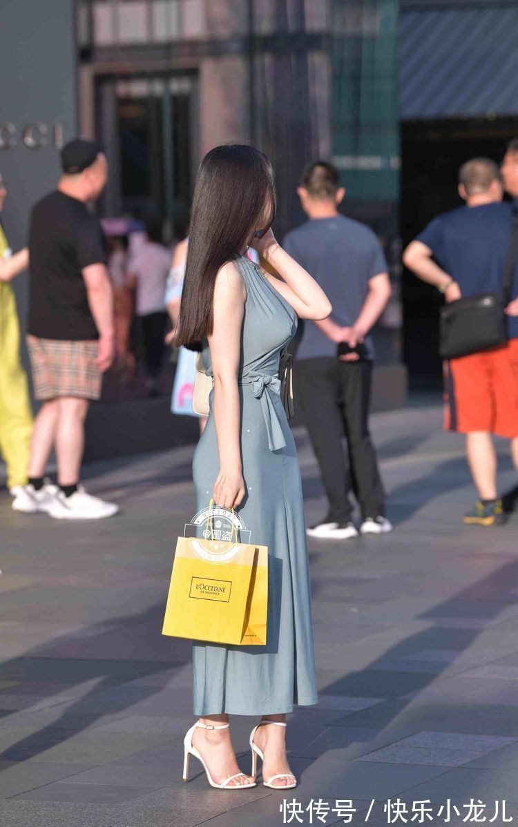 连衣裙 甜美时尚的连衣裙穿搭让人眼前一亮,穿出自我个性,时尚韩范
