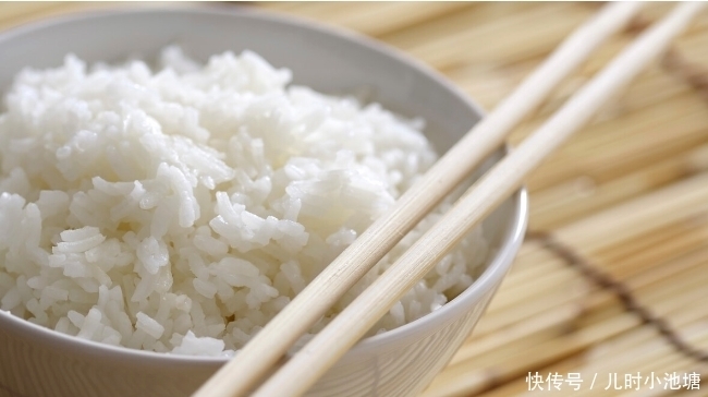 血糖高的人,除了甜食,还有3类食物要少吃,别任性