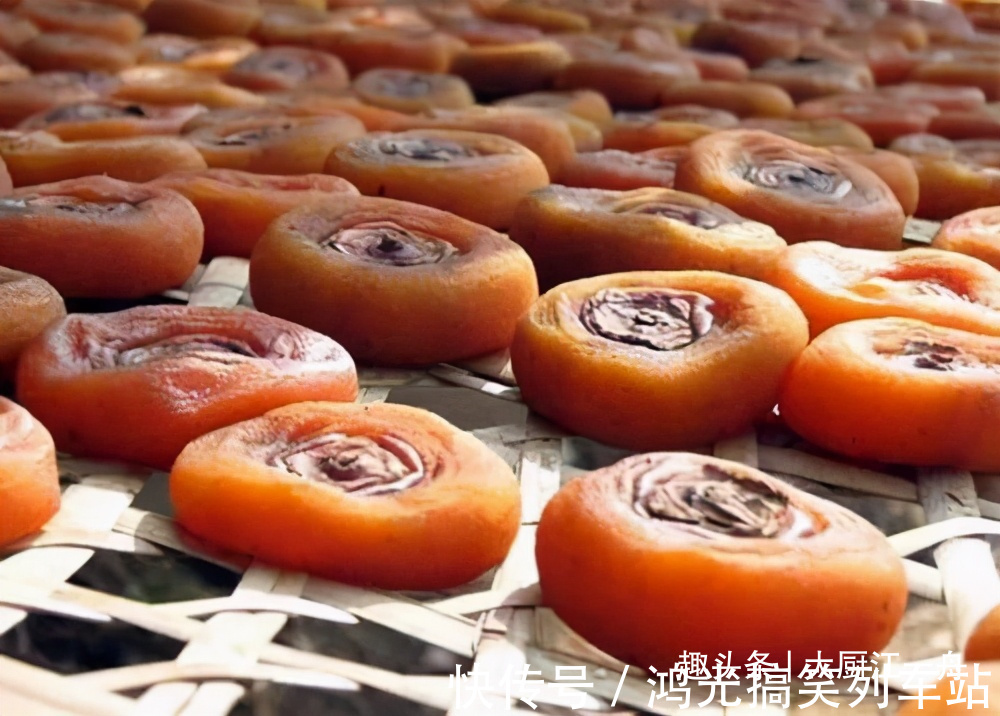 做柿子饼时，直接晒是不对的！教你1招，只需5天就能晒成