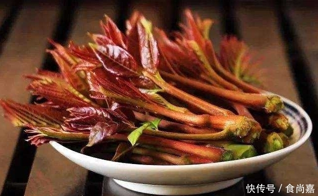 吃香椿,焯水还是不焯水?别随便吃,和大厨学正确做法,又香又嫩