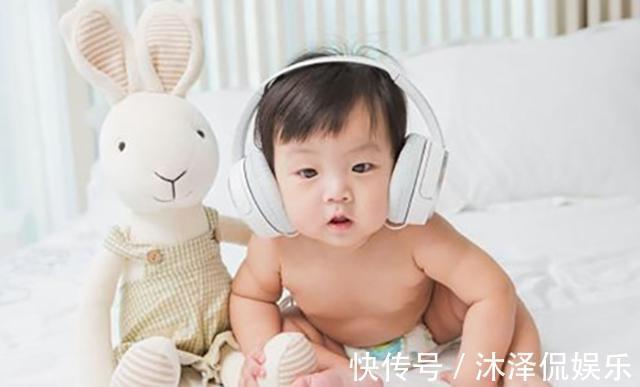 宝宝们|一岁内宝宝有这些表现,说明智商低不了,亲友拜年争着夸!