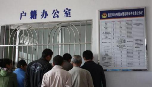 名字|“滚”姓爸爸为娃起名太难,奶奶随口一句,家人大喜:就定这个了