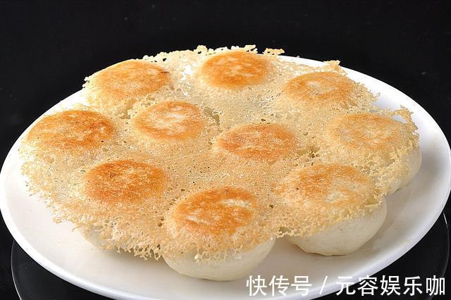 晶莹剔透|做水煎包,用淀粉还是面粉?教你一招,外焦里嫩,冰花晶莹剔透
