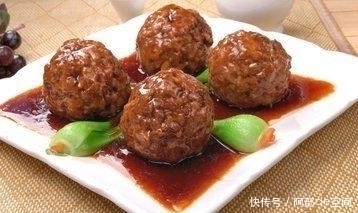 四喜丸子这么做 好吃到汤汁都留不下