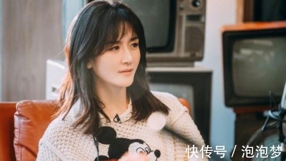 谢娜|谢娜主持央视一期就被撤下，官媒给她19字评价，够她“吹”一阵了