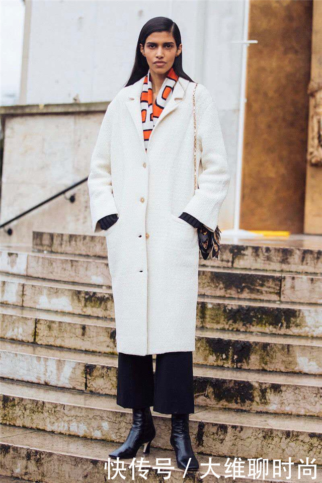 外套+围巾不怕不会戴,只怕配错色,学会巧配色才能增添好气质