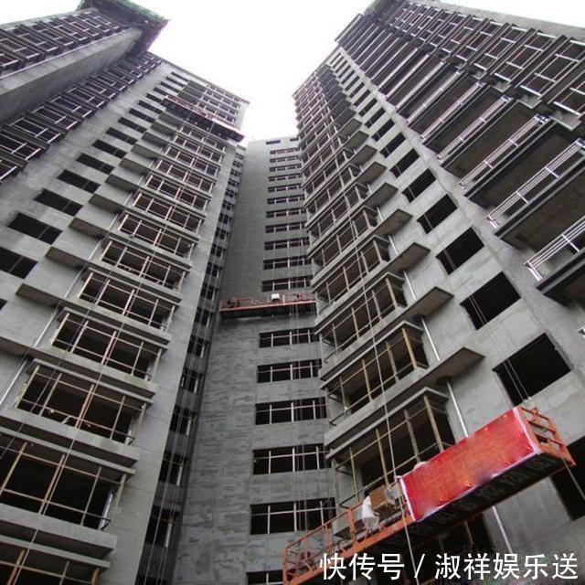 空调外机|高层外墙凸出一块镂空楼板,封阳台改房间,这是开发商白送的面积