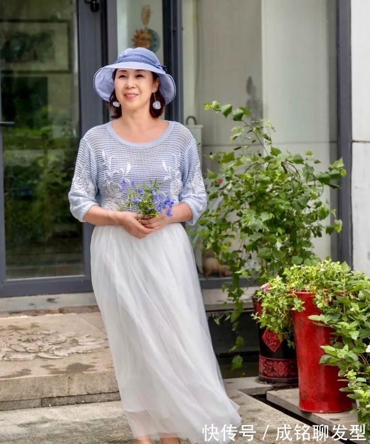 jenny|千金难买老来瘦,65岁胖大妈却凭借穿搭圈粉无数,气质不输同龄人