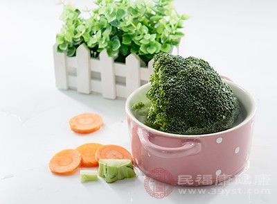  西兰花中|西兰花的功效 吃这种食物可以稳定血糖