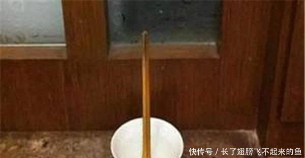 民间驱鬼秘术“清水立筷子”, 真能治疗疾病还是迷信 科学可以解释!