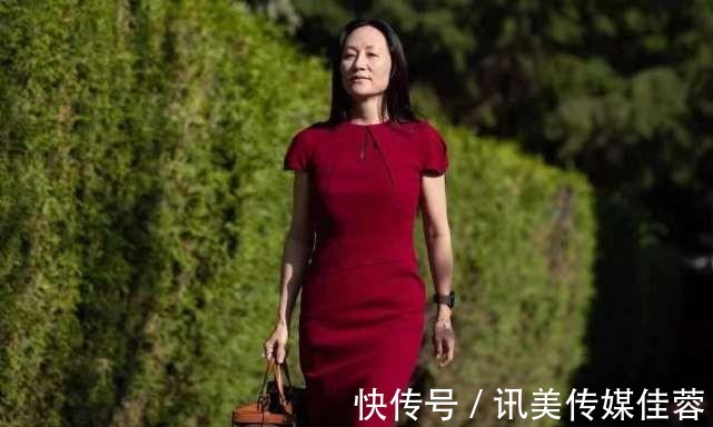 装扮|孟晚舟大胆换风格眼前一亮!首穿“少女风”套装,披肩长发变女神