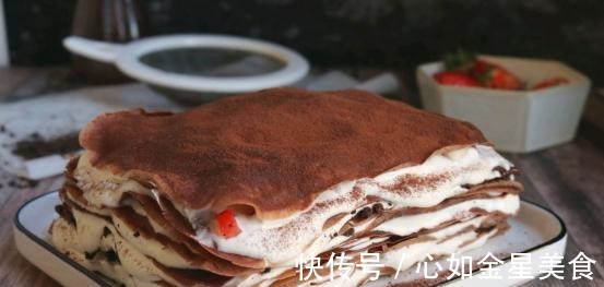 奥利奥草莓千层蛋糕,搅一搅就能做好,一口下去奶香浓郁!