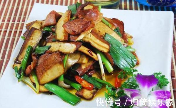 精选美食推荐菠萝炒脊肉，尖椒豆干炒腊里脊，凉拌蚬子肉的做法