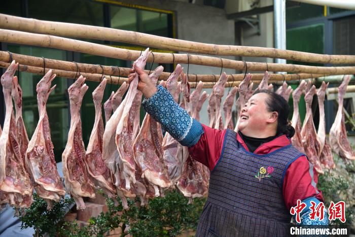 燕兰|广西侗乡腊味年货走俏 每年超百万只腊鸭“飞”往各地餐桌