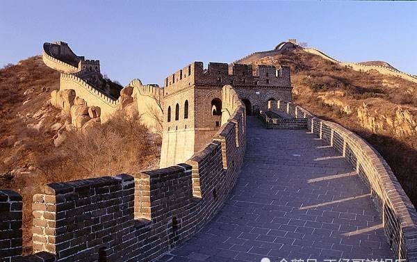 长城|长城为何屹立千年不倒？原来秦始皇用了一种特殊材料，就是我们都熟悉的东西