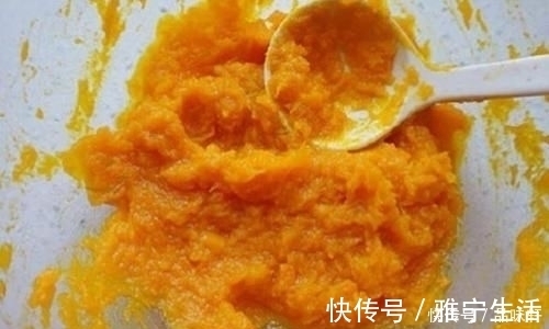 南瓜|做南瓜饼只加糯米粉教你一招，多加这两样，软糯香甜超好吃