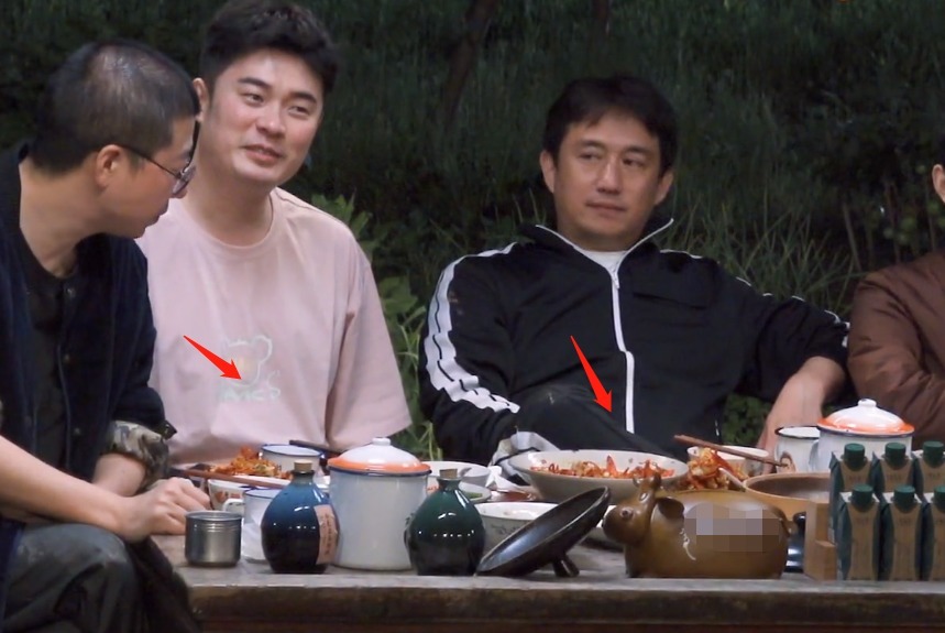 张子枫|《向往5》连饭都不好吃了7个人吃一锅虾还有剩，黄磊脸色难看
