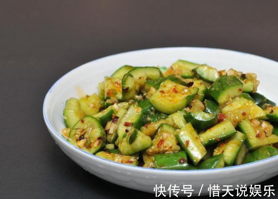 黄瓜|凉拌黄瓜时，很多人忽略了两步，难怪黄瓜不清脆，还不入味！