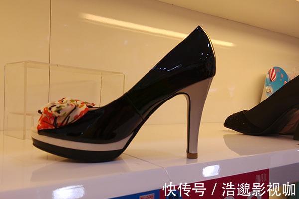 高跟鞋|比高跟鞋更伤脚的鞋子!医生给出了原因,希望你最好永远都别穿
