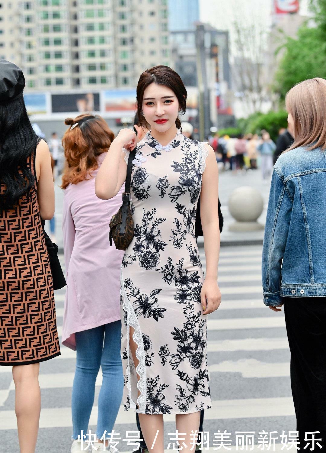 遇见|蕾丝挂边的旗袍遇见雪白的肌肤,是让人频频回首的美丽景色