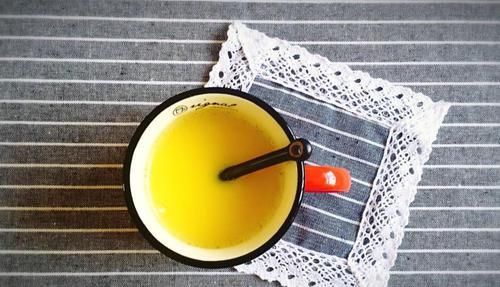 豆?jié){里加點(diǎn)它，好喝又養(yǎng)胃，消腫補(bǔ)血還潤(rùn)膚，尤其女人要多喝