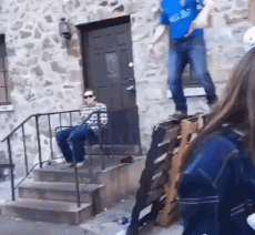 |搞笑GIF:这是一条神奇的裙