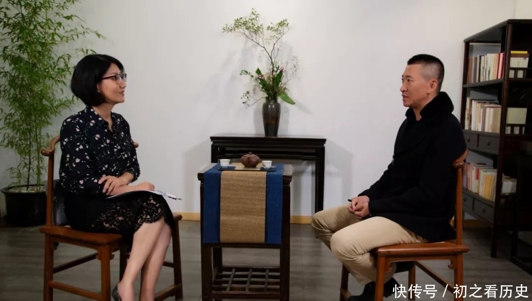 周杰伦 周杰牵手郭麒麟,合唱《还珠格格》主题曲,这个画面你真不能理解