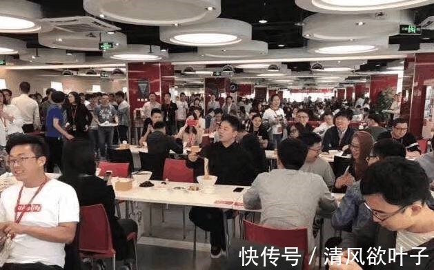 京东公司|不给老板面子!刘强东独自到食堂吃饭,公司员工都不和他打招呼!