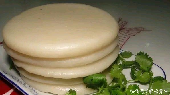 最近这道网红年糕火了,酥脆软糯,酸甜可口,好吃又好看,超简单