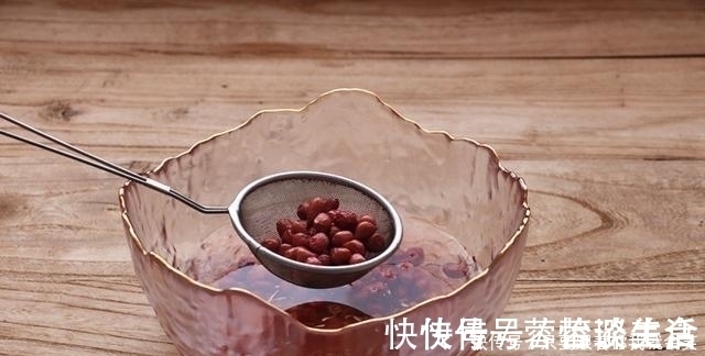 真红糖|80岁奶奶：每天这样吃花生，越吃越精神，做法简单一看就会