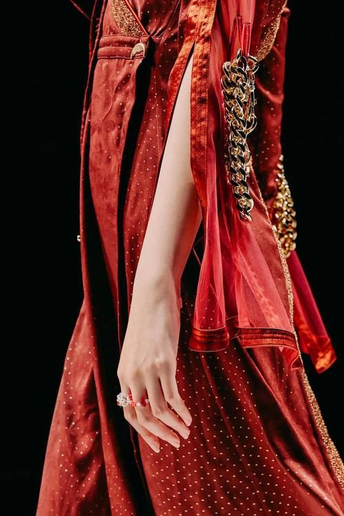 LUOOIFSTUDIO独立设计师品牌发布2021秋冬系列