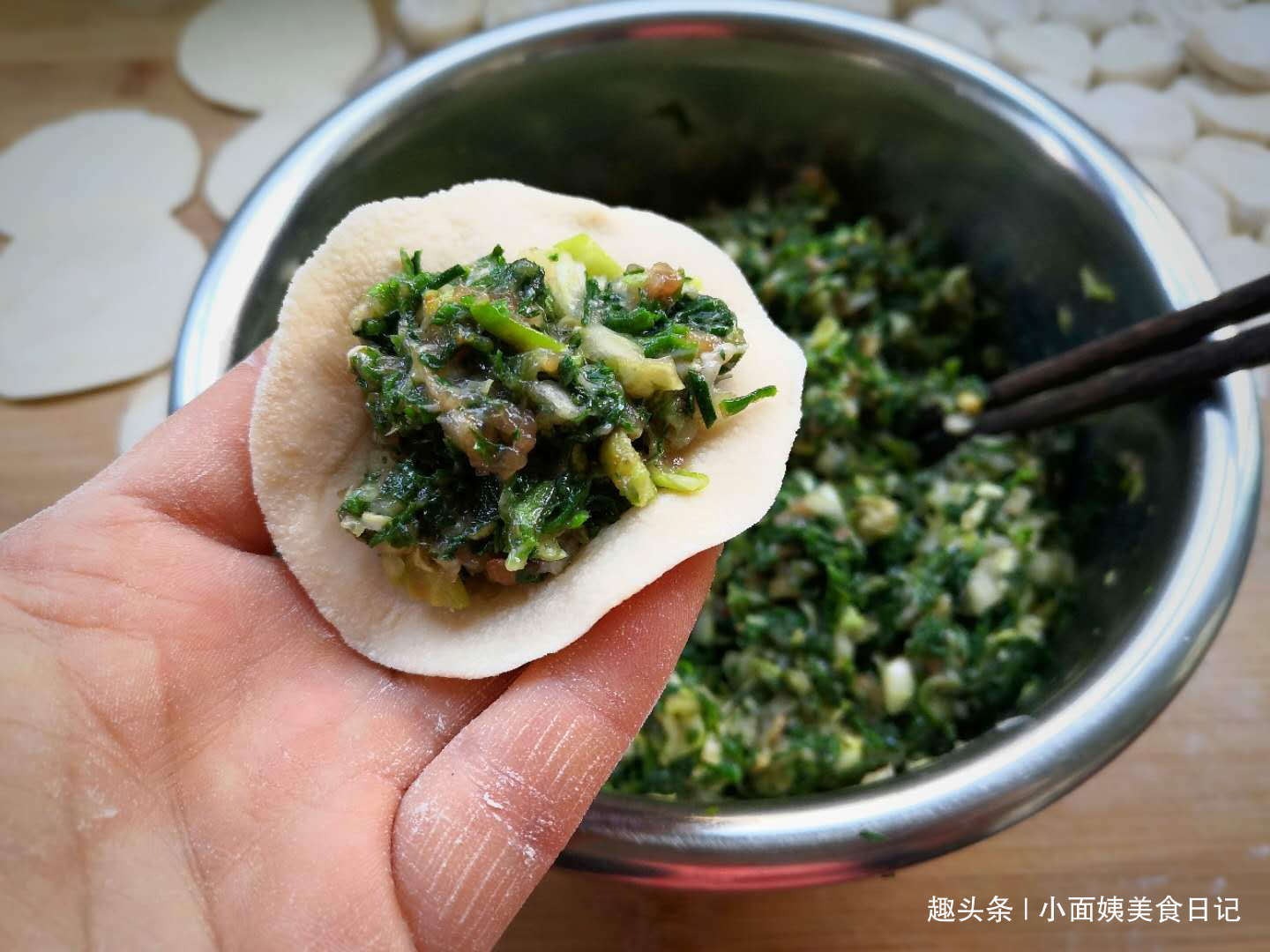 荠荠菜调饺子馅容易干怎么办加入一些它,细嫩爽口,味道翻几倍