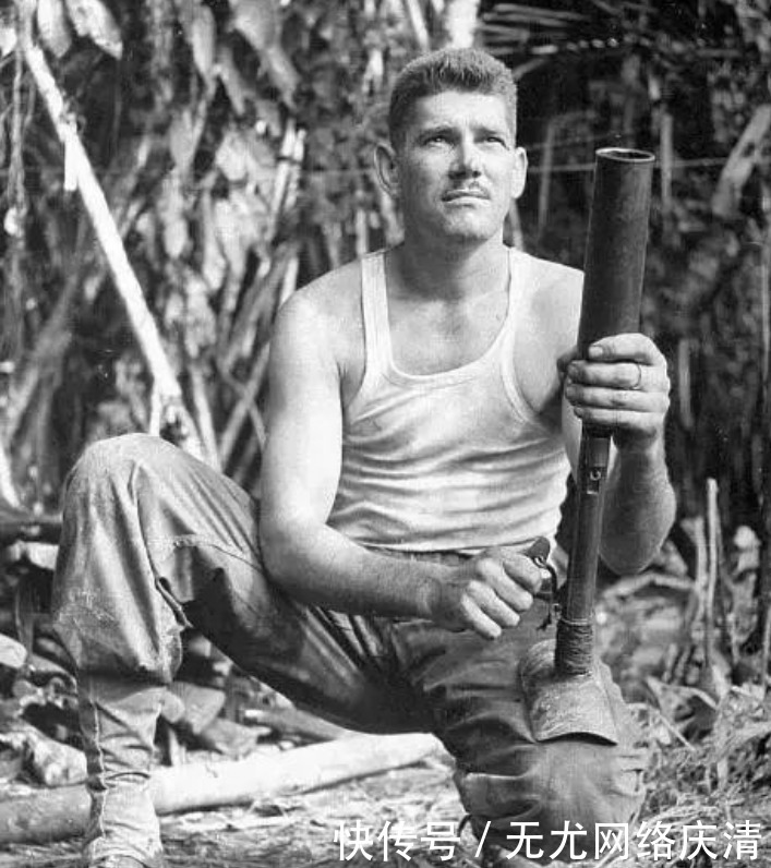 美军|二战美军缴获日军掷弹筒，不知正确使用方法，抵大腿开火震断骨头