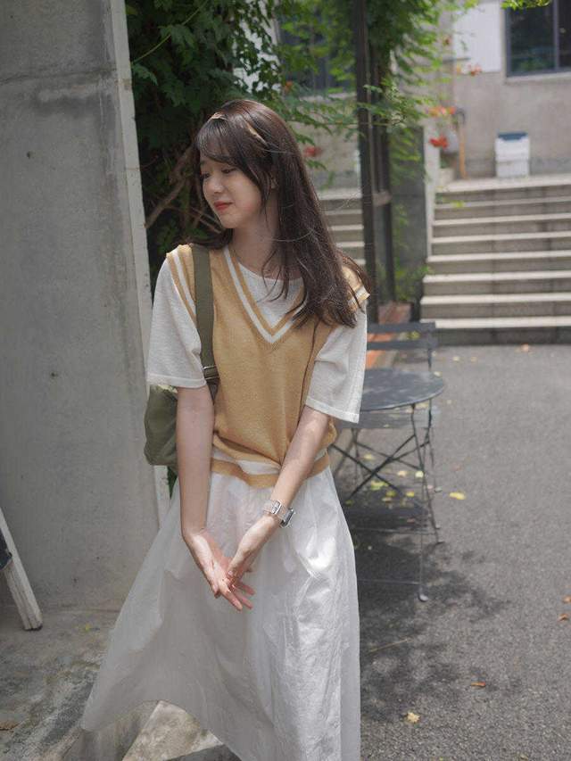 马甲|衬衫的叠穿原来这么好看,学会这3套叠穿简约又高级,谁能不爱?