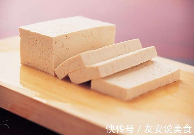 炒豆腐时，豆腐容易碎怎么办方法很简单，这样做既好吃又不碎