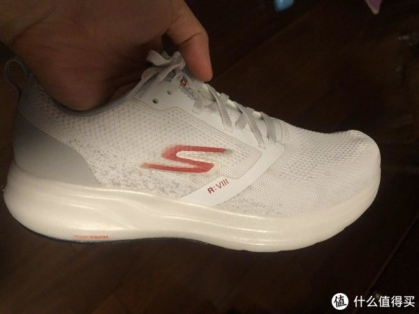 透气性|斯凯奇 GoRun Ride 8 hyper – 可能是300左右最能打的跑鞋