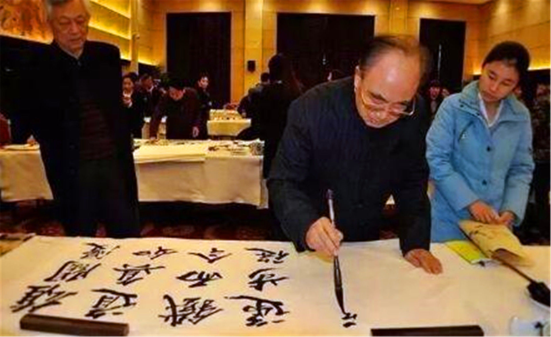 草书歌行#84岁老人练楷书70年,写一幅字卖593万,被誉为“中华第一楷书”